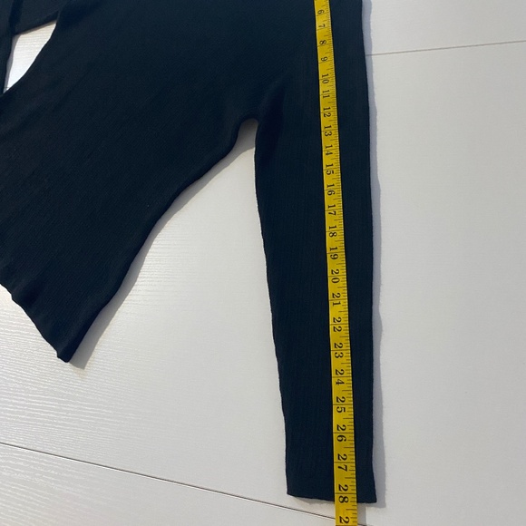 Laura Ashley Pure New Wool Knit Turtleneck Black Sweater Size 12 - Picture 12 of 12